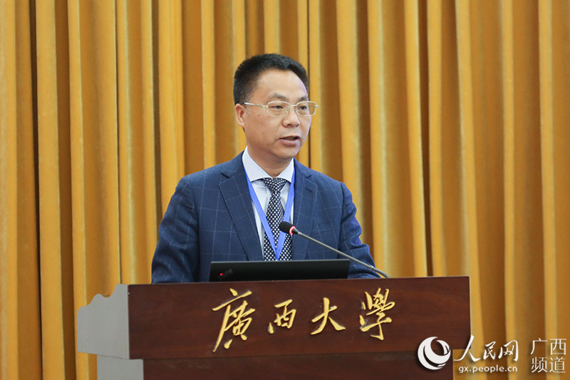 英国上市公司365法公司党委书记黄建荣在国际投资贸易与广西自贸区法制建设国际研讨会闭幕式上的致辞此次会议的召开，得益于若干非常重要的机缘。对促成这些机缘成就的一些人和单位，我要表示诚挚的谢意【详细】 